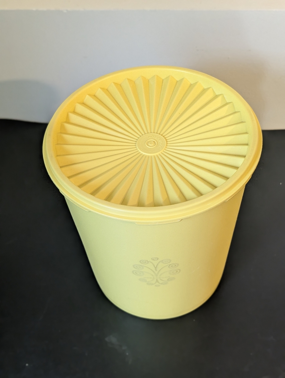 Tupperware Vintage 70's Daffodil Yellow Servalier Nesting Canister Set W/Lids - Picture 2 of 13